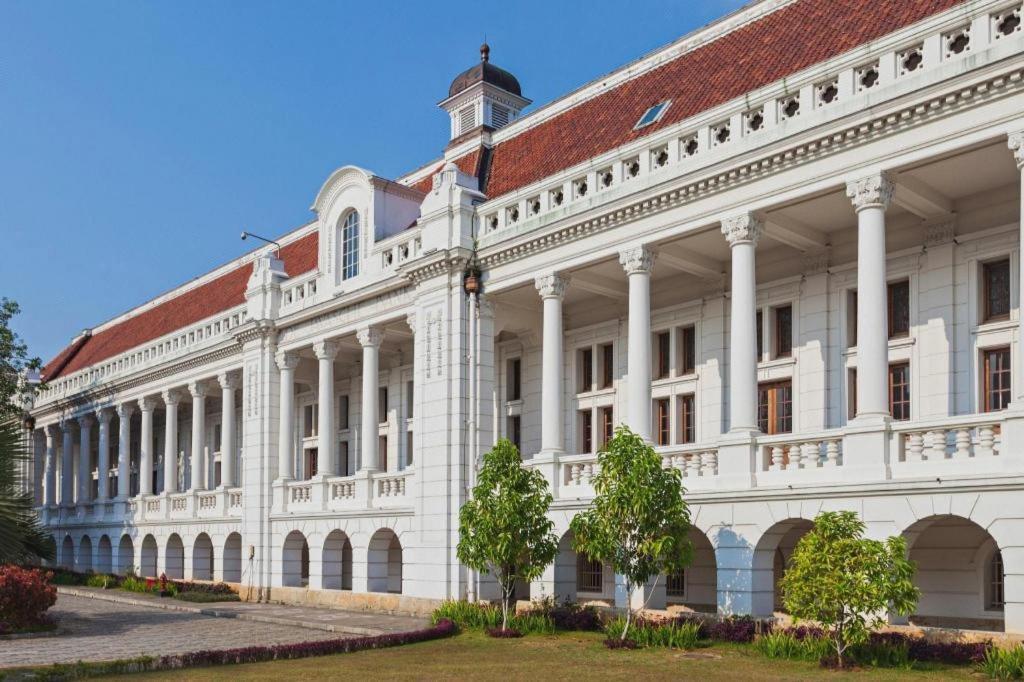 Motel The Grand Palace Resident Jakarta